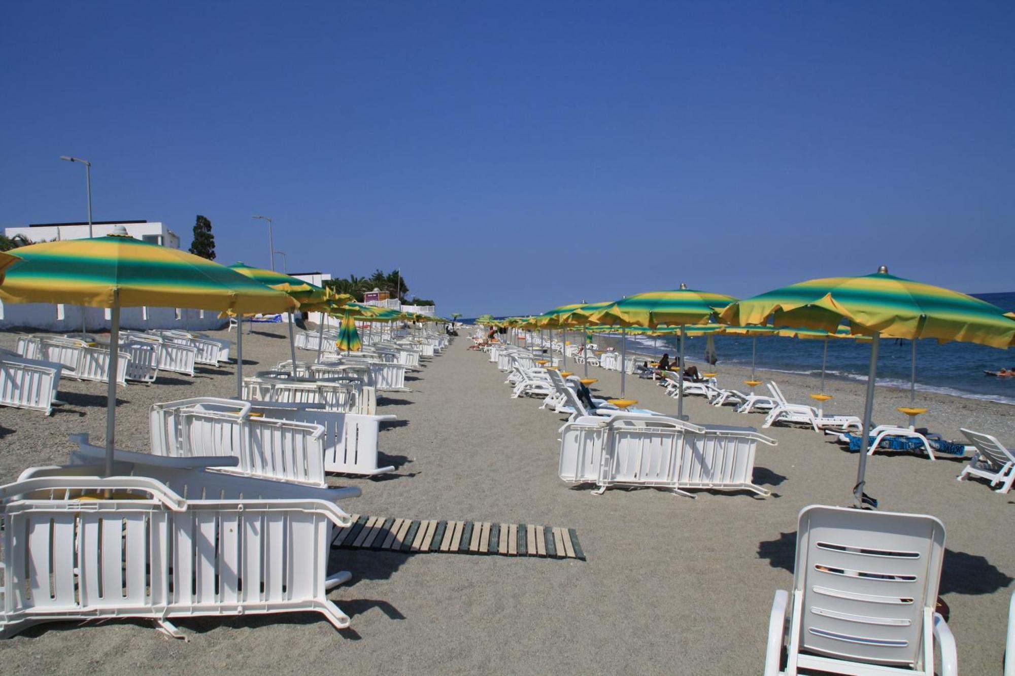 Hotel Villaggio Club Altalia Brancaleone Экстерьер фото