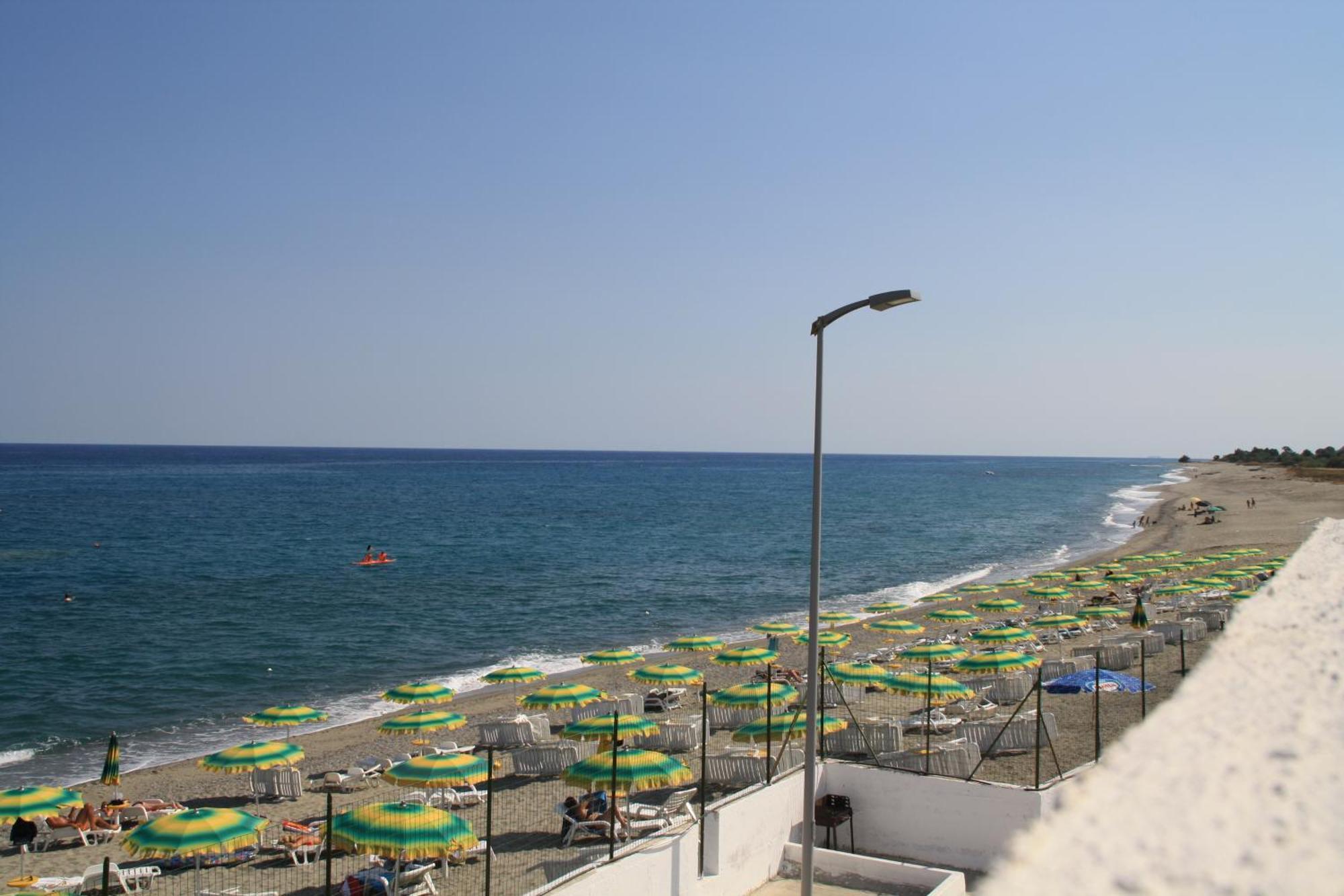 Hotel Villaggio Club Altalia Brancaleone Экстерьер фото